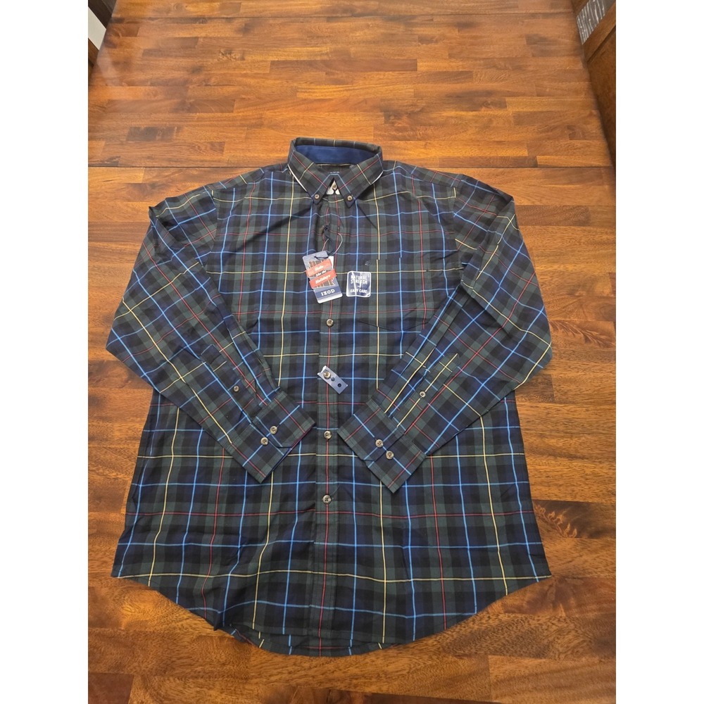 Izod Men's Plaid Dress Shirt New With Tag Medium Cotton Polyester Sku89